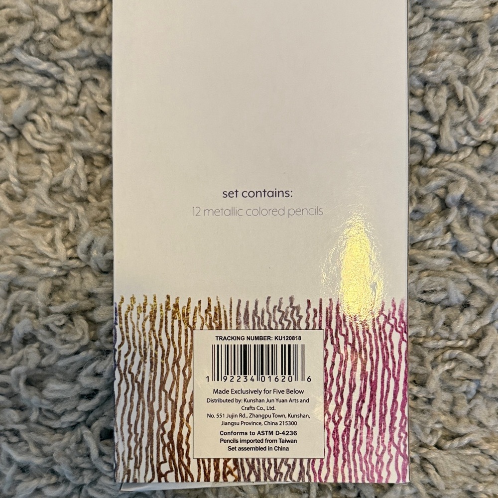 Art Supplies (gel pens and colored pencils) - Picture 6 of 10